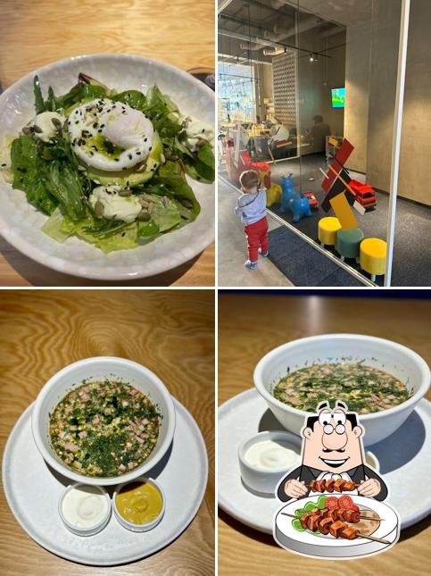 Салат из морских водорослей в "Noba"