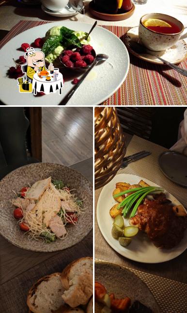 Свиные отбивные в "Баре Шинок"