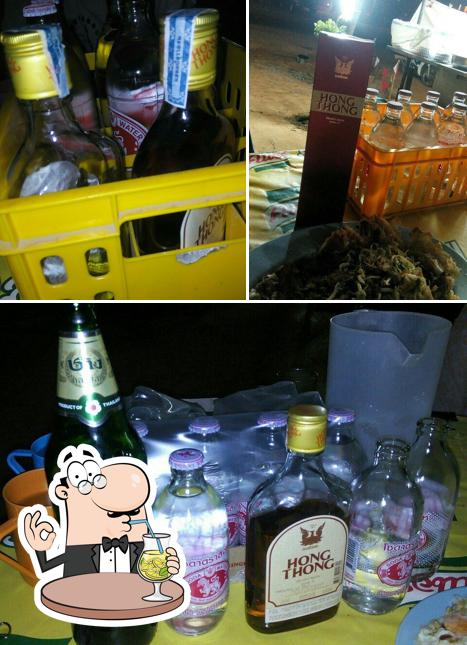 ผัดไทย - หอยทอด ศิรินุช