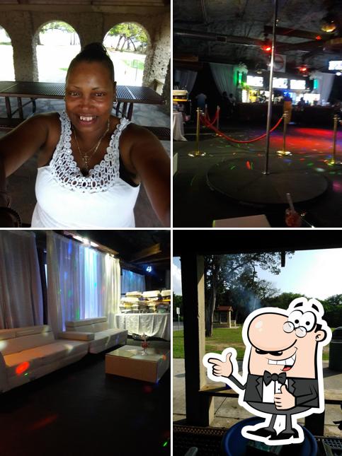 Browsky's Bar & Lounge