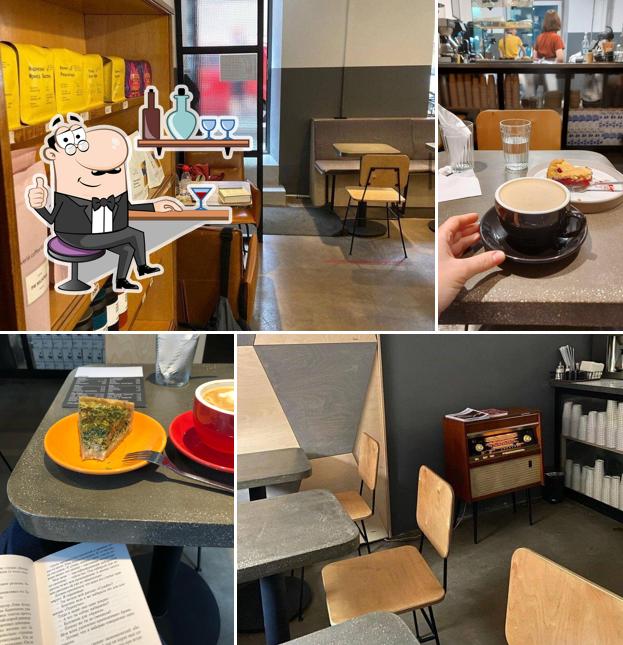 Забронируйте столик в "Парадной"