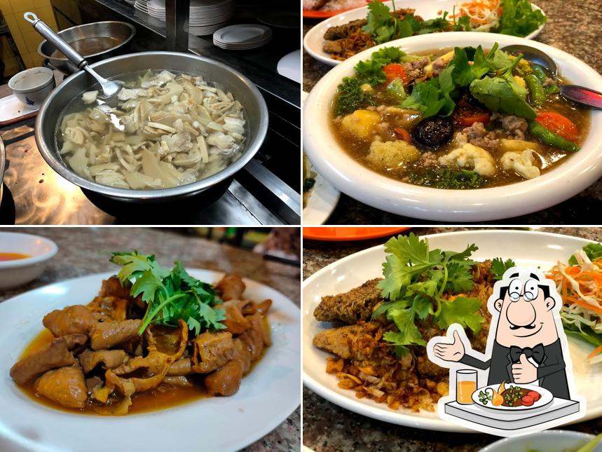 ศรีบุญเรือน สี่แยกสะพานวังยาว (Sriboonruen Thai-Chinese Restaurant)