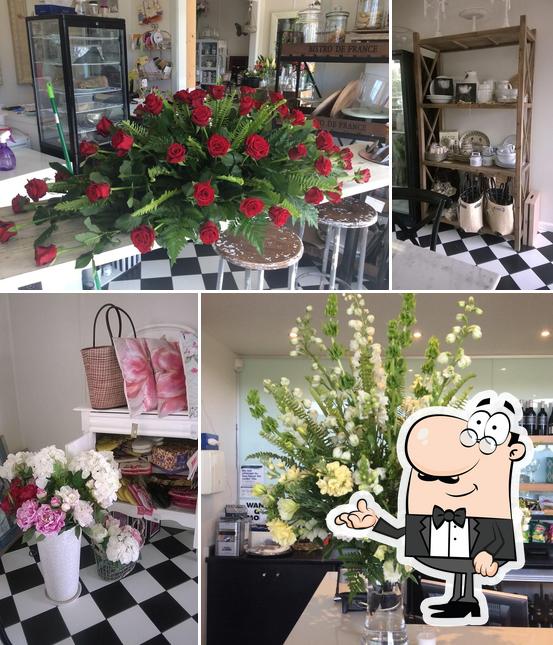Effloresce Flowers & Cafe
