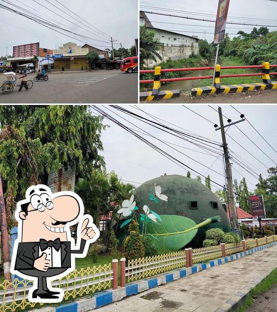 Taman Bunga Besuki 2005