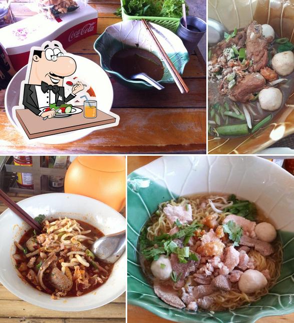 ก๋วยเตี๋ยววรุณี