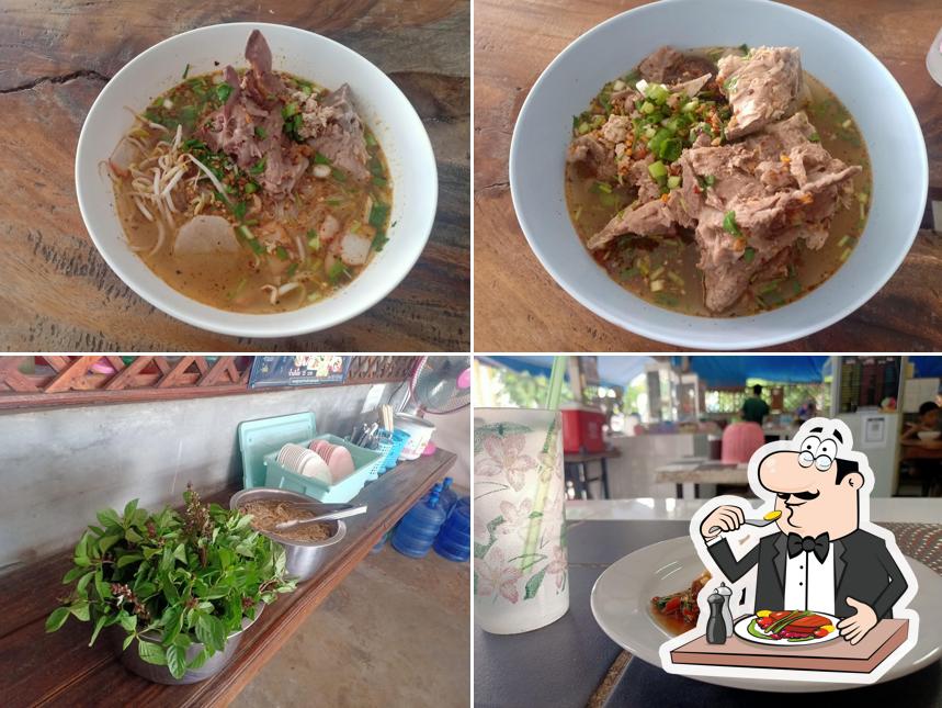 ก๋วยเตี๋ยว ส้มตำ โอที