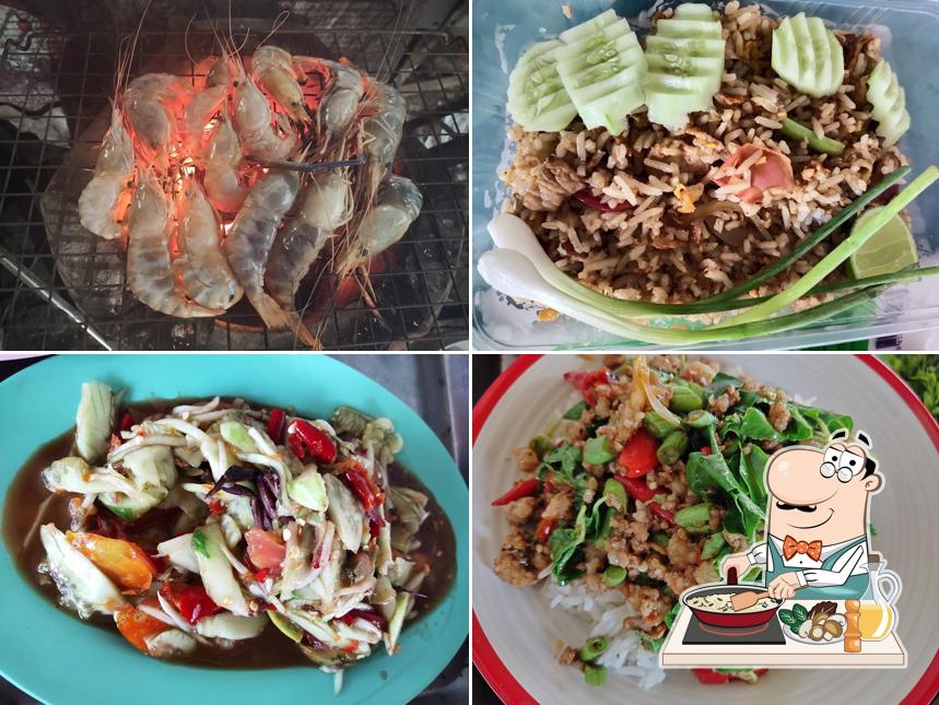 ร้านรุ่งรัตน์อาหารตามสั่ง ทางแยกบ้านอีปุ้ง อ.กันทรารมย์ RungRat Hashery
