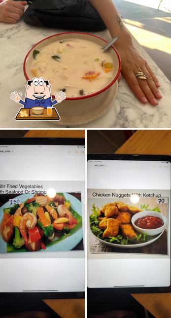 P.B.FlowerThai Food