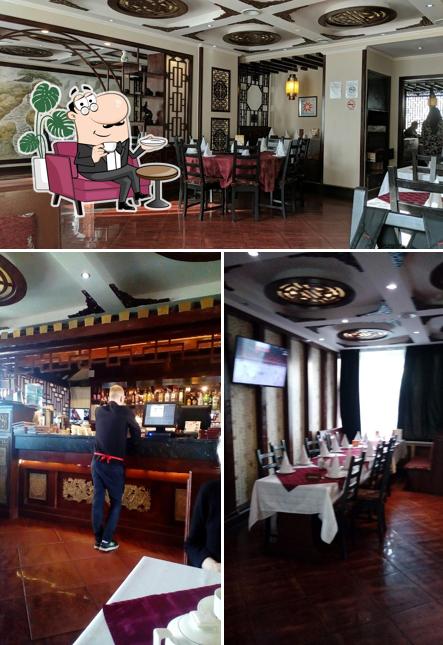 Посмотрите на внутренний интерьер "Тана Жен"