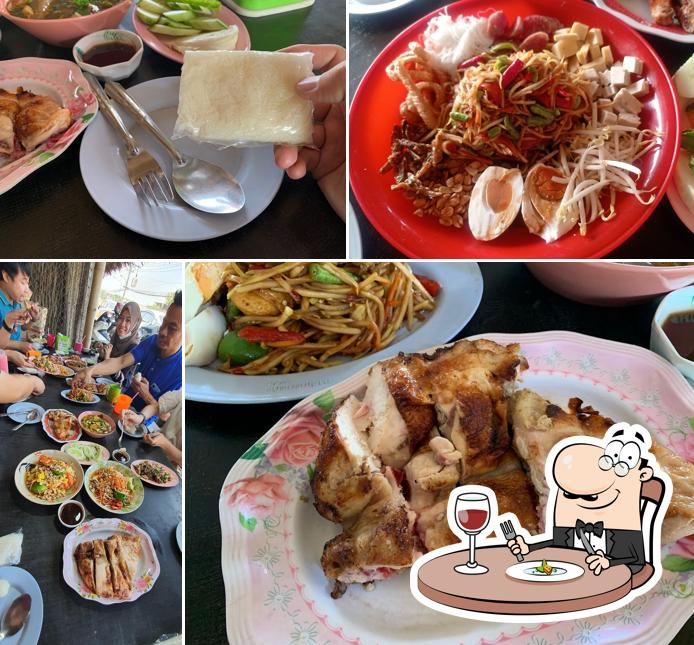 ส้มตำไกย่างวิเชียร อัสสัมชัญ