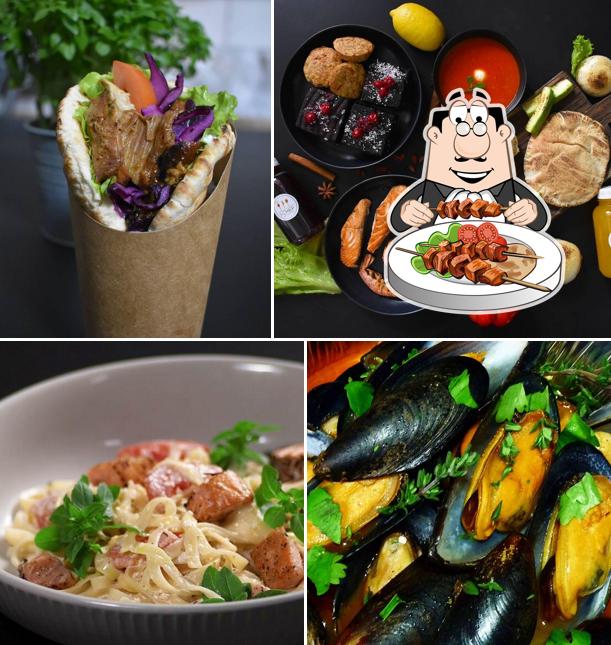 Блюда в "Coffee and the City в ТЦ Мозаика"