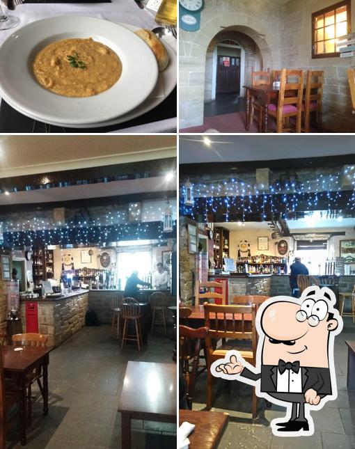 Charlton's Bar & Restaurant