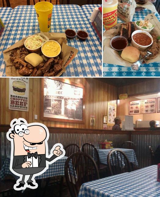 Dickey's Barbecue Pit