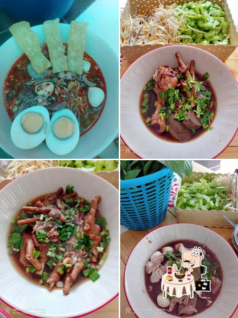 ก๋วยเตี๋ยวเต็มน่องไก่มะระ นายโจ้ รณชัย 9 ซอย 1