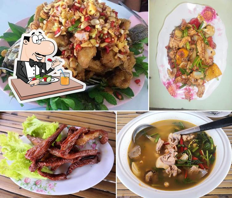 Grilled Chicken & Somtam Papaya Salad Restaurant 8 Riu Next to Big C Roi Et