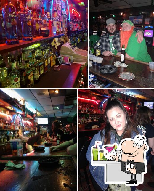 Dick's Sports Bar and Pitcairn Grill
