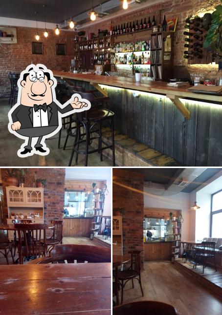 Right Place Bar