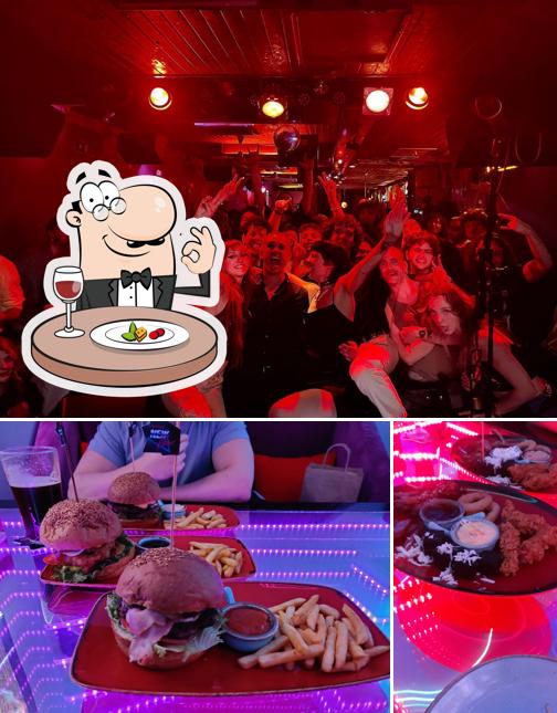 Еда в "New Wave Bar"