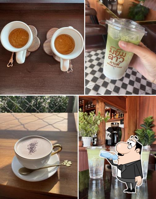 Niyomlao Café