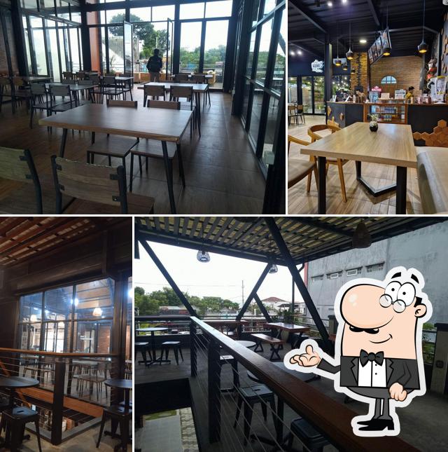 WOOD Coffee & Bistro