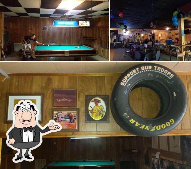 Triple D Racks Sports Bar