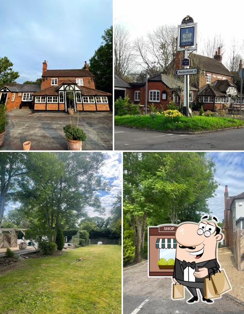 The Crown Burchetts Green