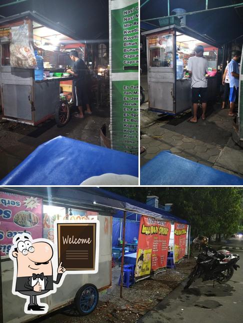 Nasi Goreng Spesial Pak Daun