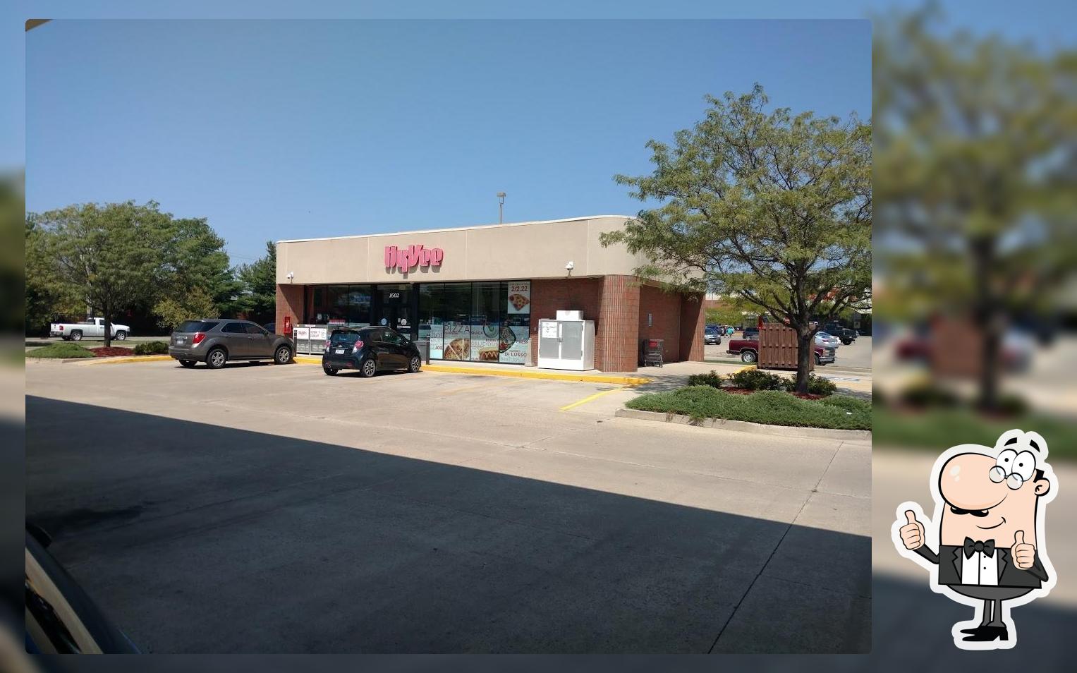 Hy-Vee Grocery Store