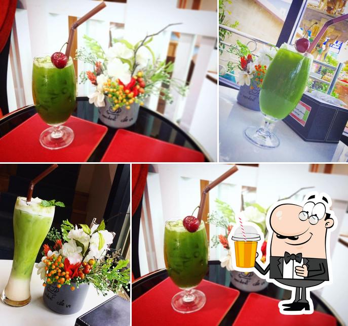The Resident cafe "69