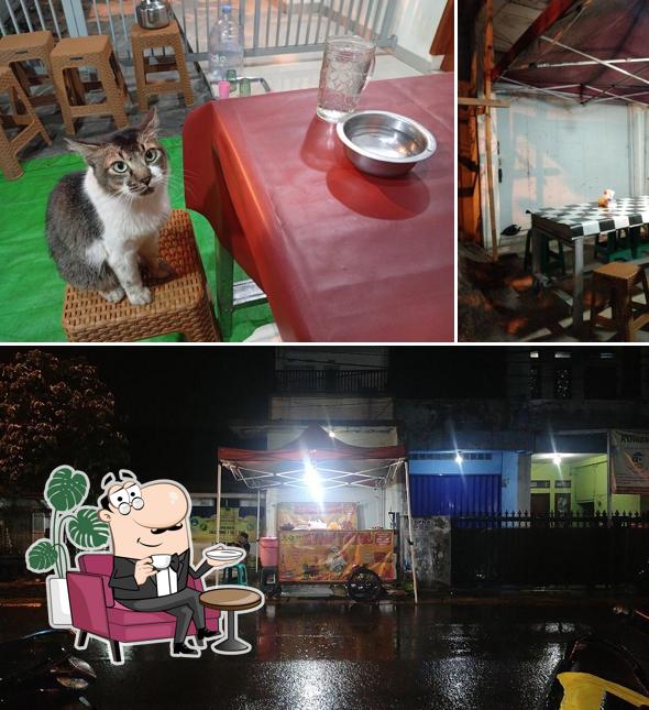 AYAM TAKOL PAK KHARIM