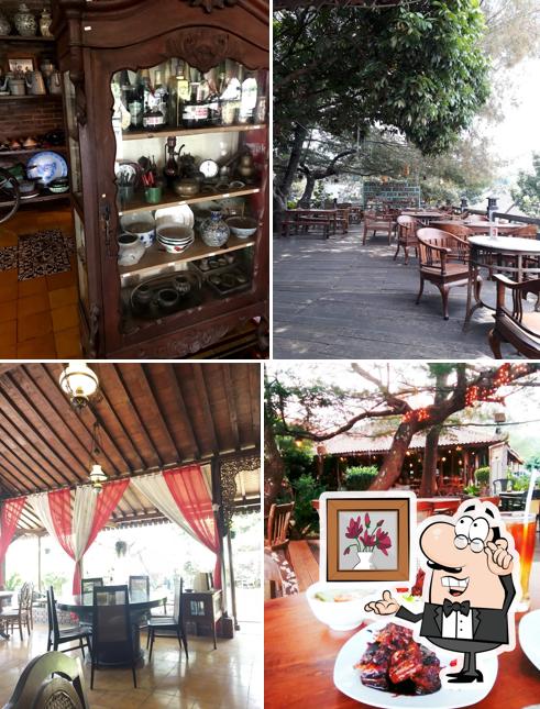 Joglo Agung Resto & Gallery