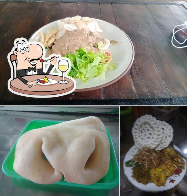 Rujak Cingur & Gado-Gado Elok