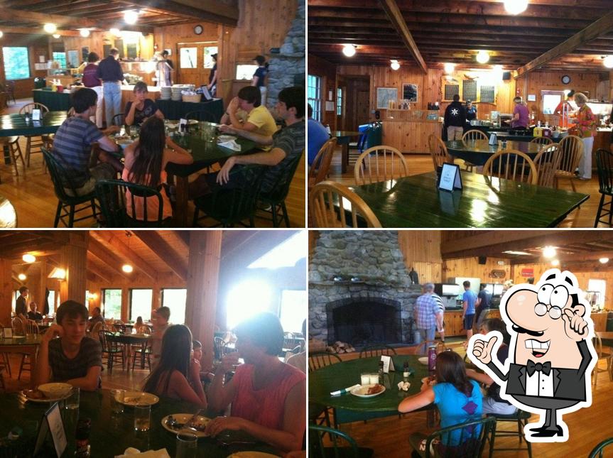 Deephaven Dining Hall