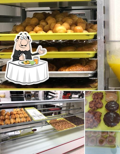 Homer Donut & Crossant ( Sausage Biscuit n Gravy )