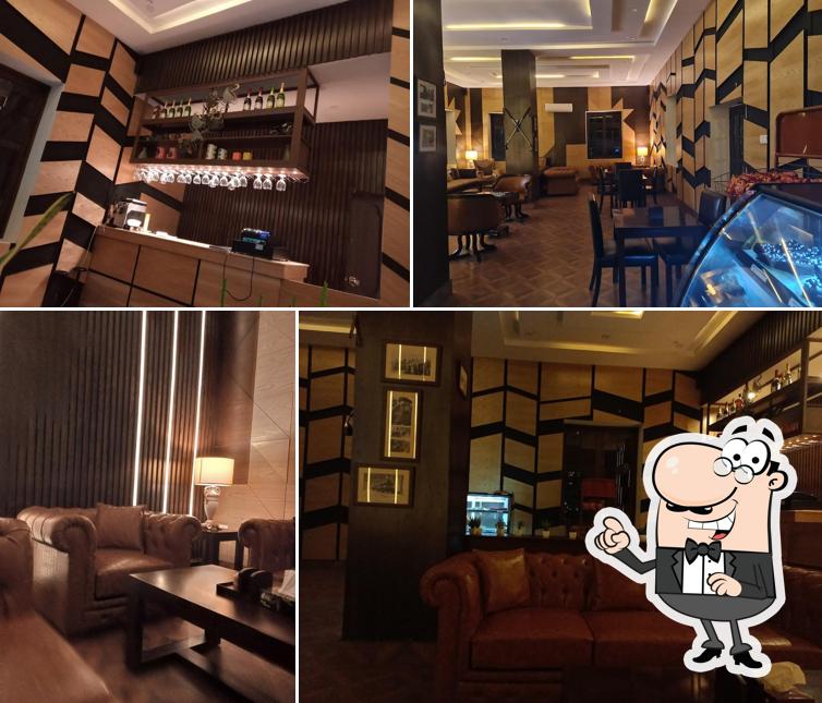 Damsaz Khan Lounge