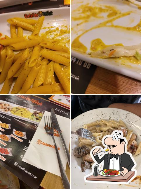 Çatal'da Tavuk Manisa Meydan AVM