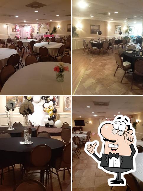 Classique Dining Room and Banquet Hall