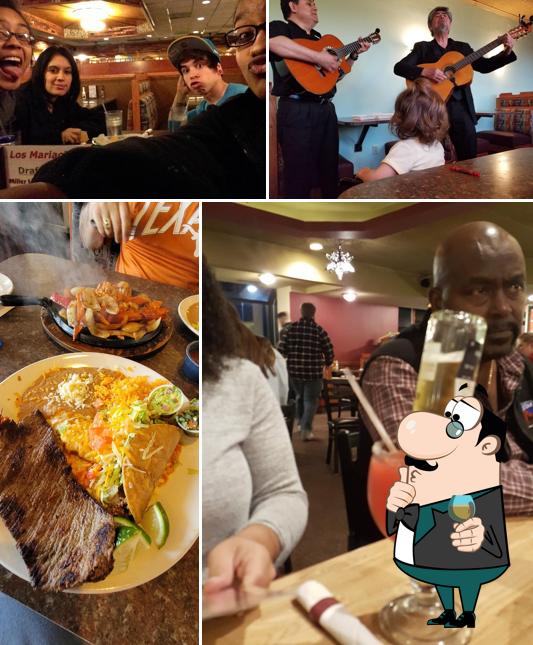 Los Mariachis Racine