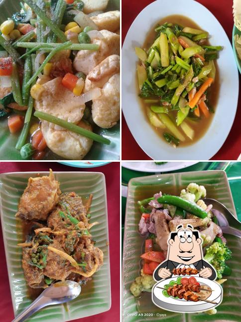 ครัวลี้ อาหารและเครื่องดื่ม
