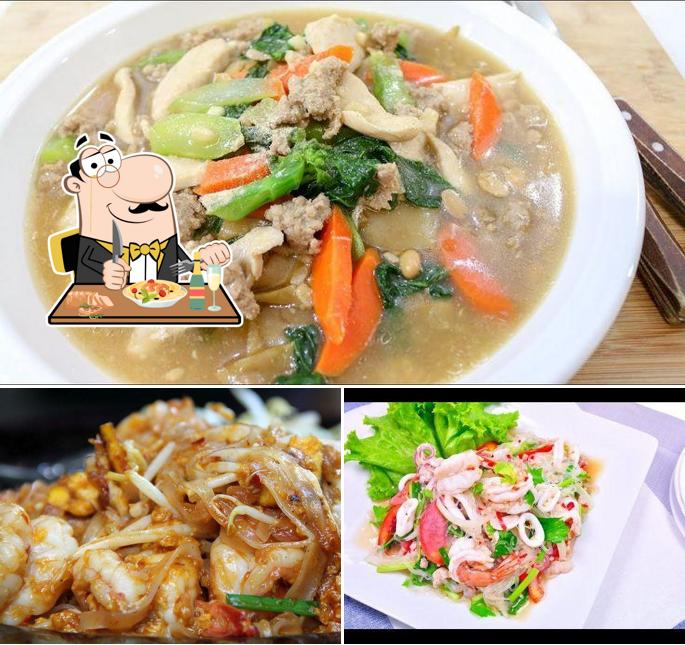 มุ้งมิ้ง​ ราดหน้าหมูหมัก&กาแฟ