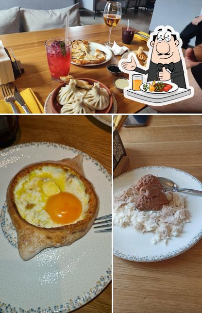 В Хванч есть еда, внутреннее оформление и многое другое