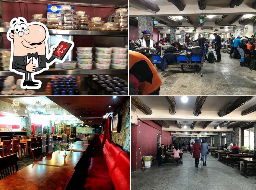 Gole Yakh Restaurant
