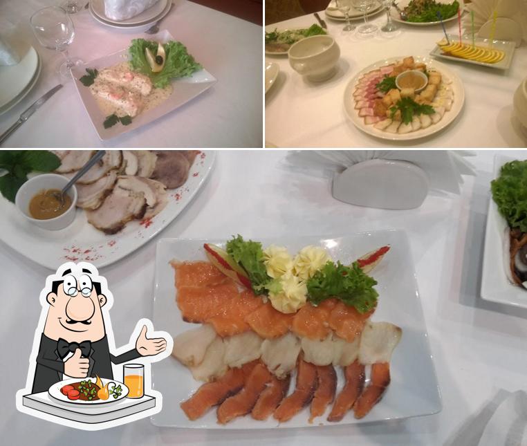 Еда в "Парусе"