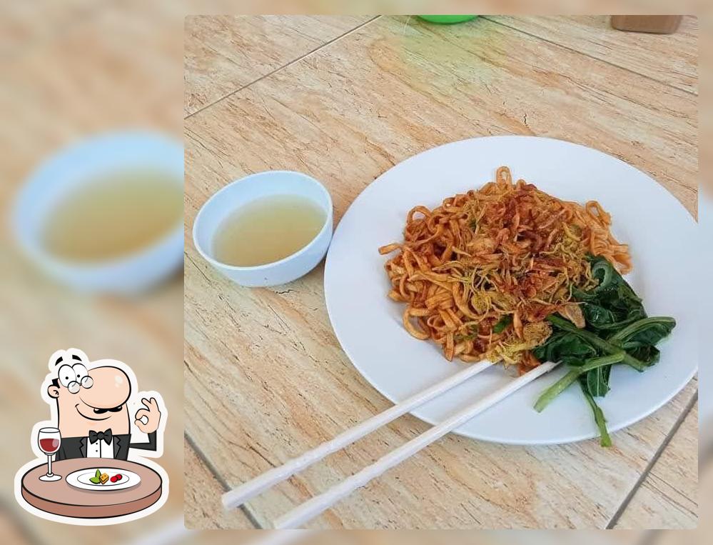 MIE YAMIN DAN BAKSO "KAMPOENG"