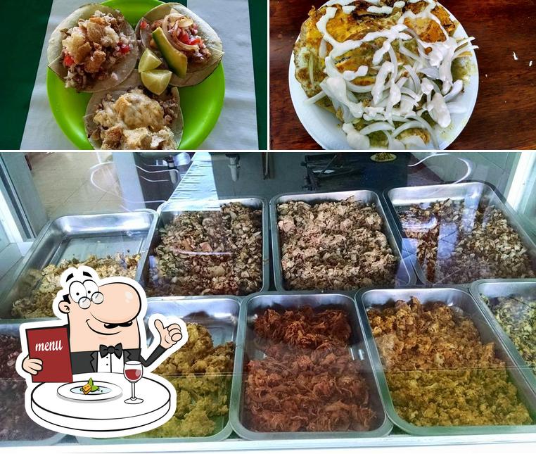 Tacos Waay: tacos y comida casera.