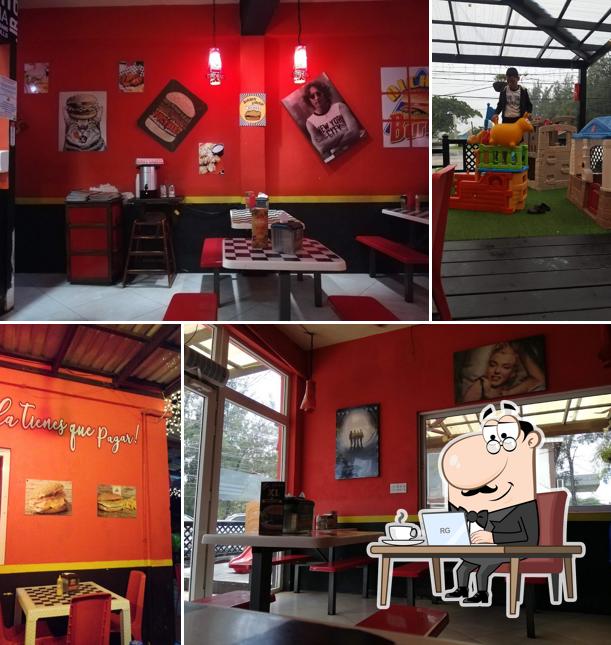 Nicha's Burger • Roatán