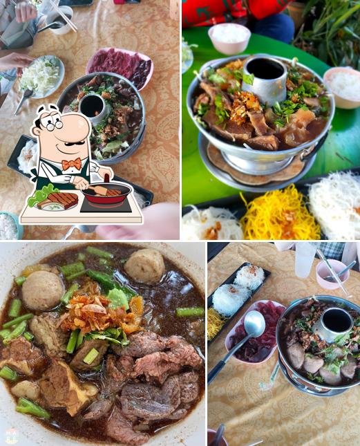ก๋วยเตี๋ยวเนื้อริมคลอง