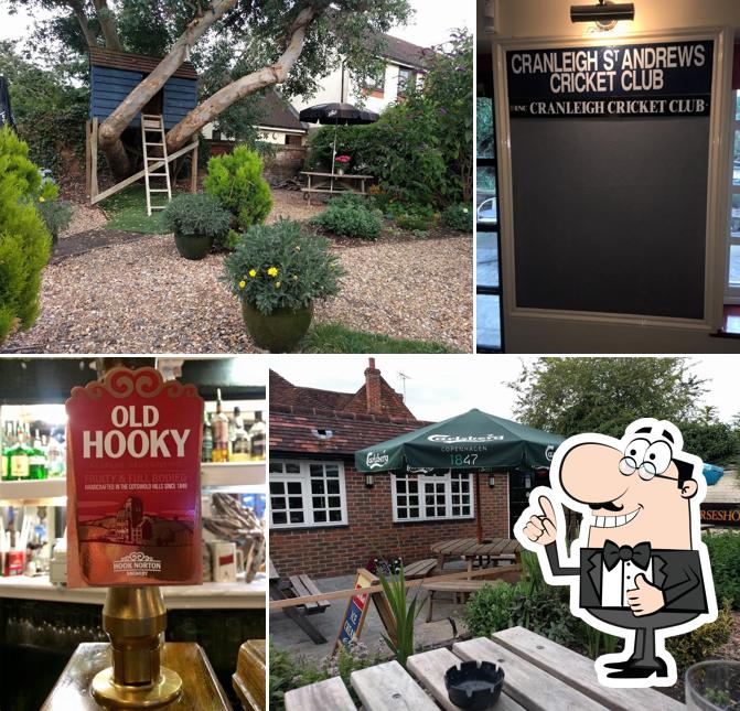 The Three Horseshoes