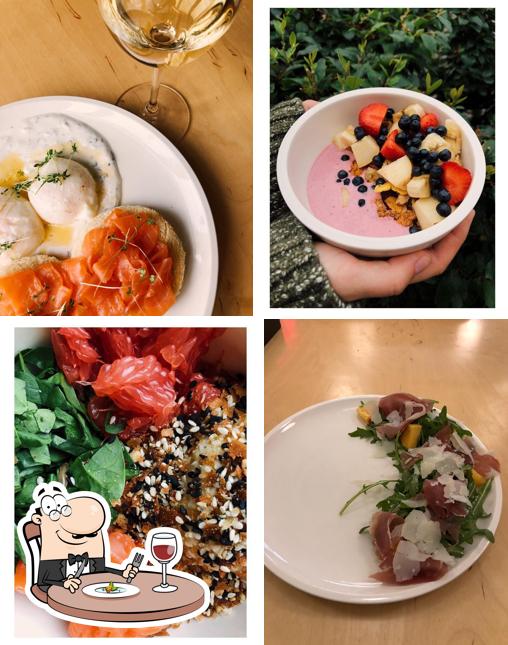 Блюда в "Лет ИТ би"