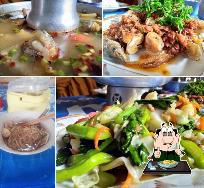 ก๋วยเตี๋ยวเรือ อาหารตามสั่ง สองสาว